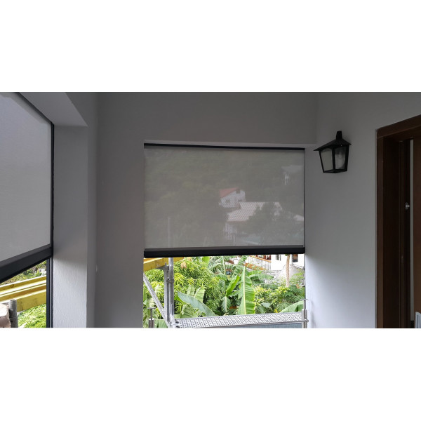 Screen. Roleta zewnętrzna w systemie zip - refleksola rozm. 180x240 cm Screen. Roleta zewnętrzna w systemie zip - refleksola rozm. 180x240 cm