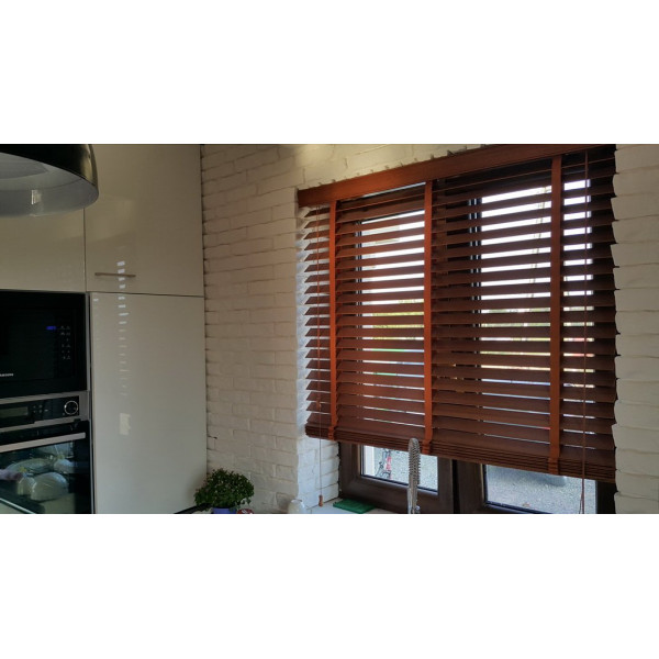 Żaluzja drewniana 50 mm rozm. 120x160 cm w kolorze brązowym Żaluzja drewniana 50 mm rozm. 120x160 cm w kolorze brązowym