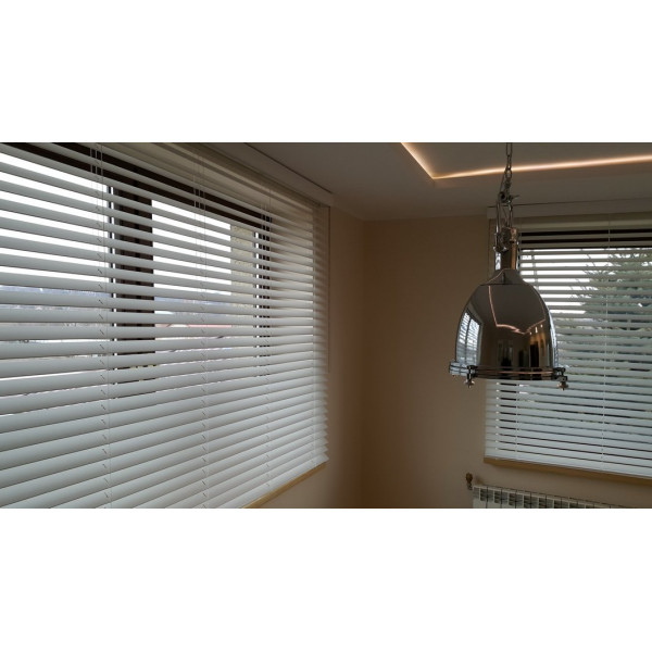 Żaluzja drewniana 50 mm rozm. 120x160 cm w kolorze brązowym Żaluzja drewniana 50 mm rozm. 120x160 cm w kolorze brązowym