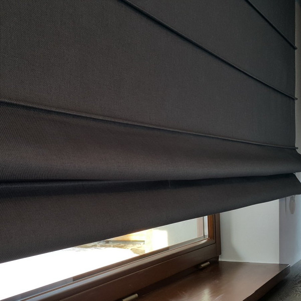 Roleta rzymska zaciemniająca w rozm. 120x160 cm do salonu