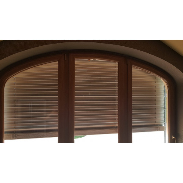 Żaluzja fasadowa Z90 z napędem elektrycznym Elero w kolorze "antracyt" Żaluzja fasadowa Z90 z napędem elektrycznym Elero w kolorze "antracyt"