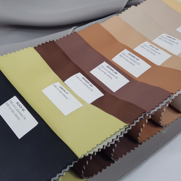 RF/LUX/300 Tkanina zaciemniająca gładka Blackout LUX