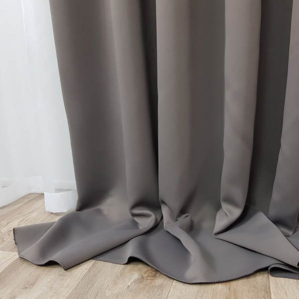 MAG 302 Zasłona Blackout gotowa w kolorze jasnoszarym rozm. 280x240 cm