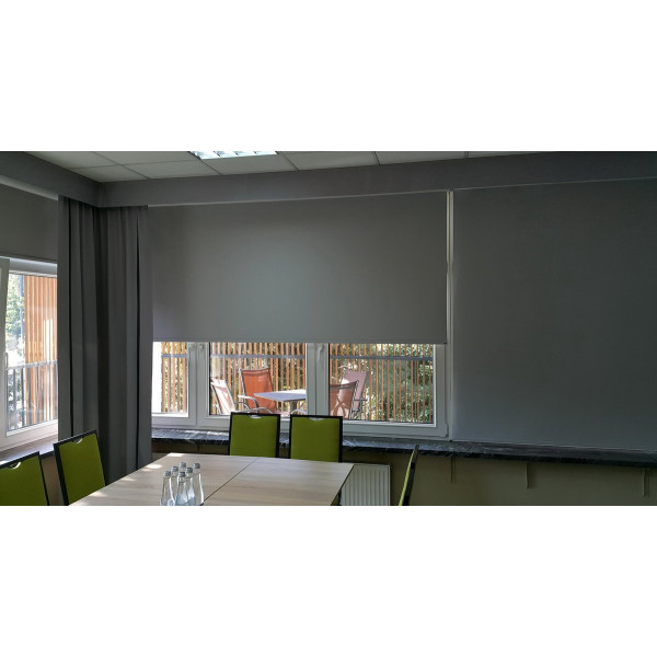 RM55 Roleta materiałowa wolnowisząca w rozm. 350x320 cm RM55 Roleta materiałowa wolnowisząca w rozm. 350x320 cm