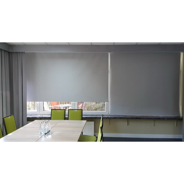 RM55 Roleta materiałowa wolnowisząca w rozm. 350x320 cm RM55 Roleta materiałowa wolnowisząca w rozm. 350x320 cm