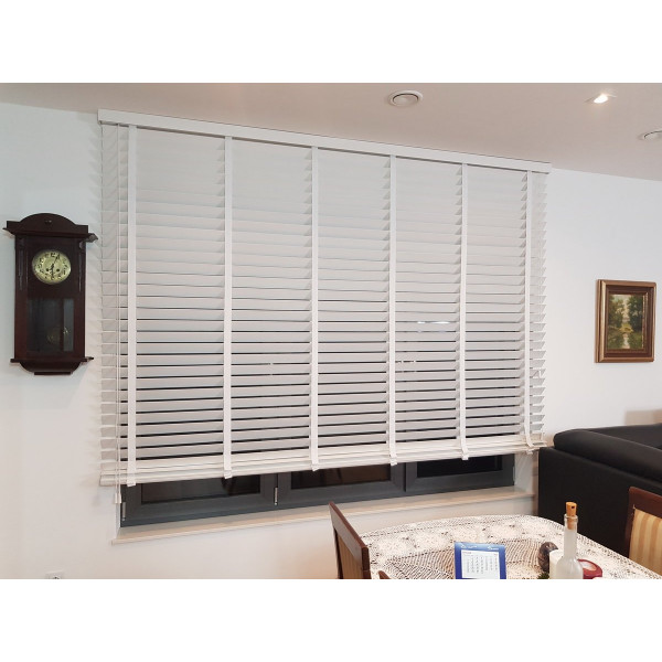 Żaluzja drewniana biała 70mm w rozm. 160x170 cm