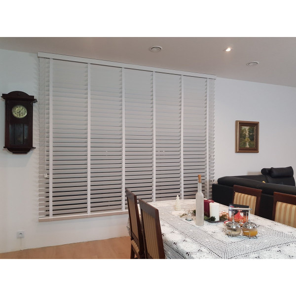 Żaluzja drewniana biała 70mm w rozm. 160x170 cm