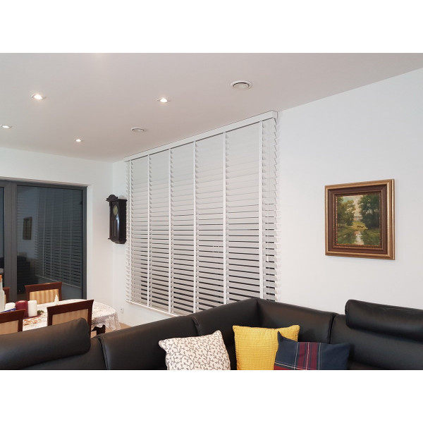 Żaluzja drewniana biała 70mm w rozm. 160x170 cm