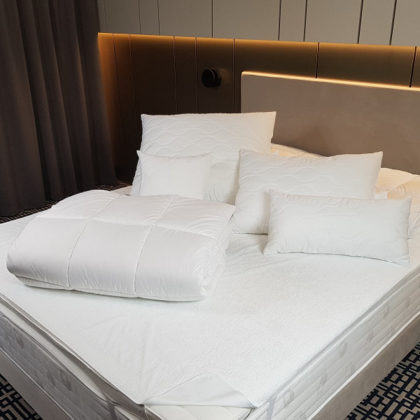 Zestaw poduszek hotelowych MICRO w rozm. 40x40 cm za 20 szt.