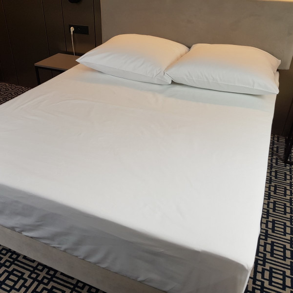 Zestaw prześcieradeł hotelowych NORIS w rozm. 220x240 cm za 10 szt.