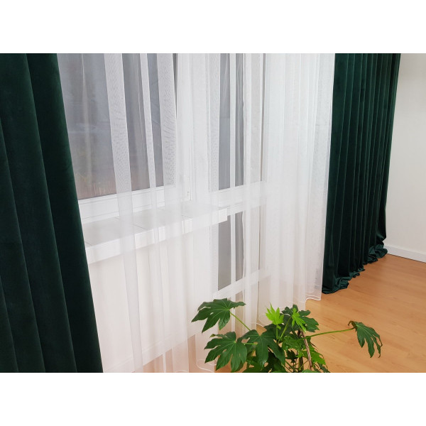 Velutto. Tkanina dekoracyjna zasłonowa kol. zielony o szer. 145 cm