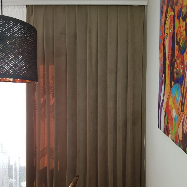 Velutto. Tkanina dekoracyjna zasłonowa kol. oliwkowy beż o szer. 145 cm