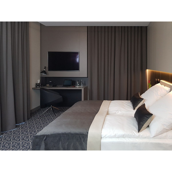 MAG 335 Zasłona hotelowa zaciemniająca na fali w rozm. 140x250 cm za 10 szt. MAG 335 Zasłona hotelowa zaciemniająca na fali w rozm. 140x250 cm za 10 szt.