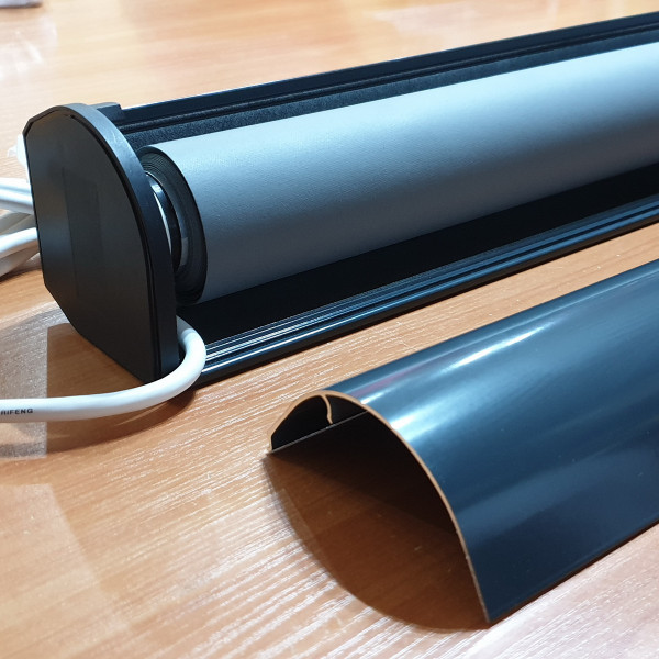 RM 45 Roleta wolnowisząca z napędem elektrycznym w rozm. 168x286 cm kol. B609 antracyt RM 45 Roleta wolnowisząca z napędem elektrycznym w rozm. 168x286 cm kol. B609 antracyt