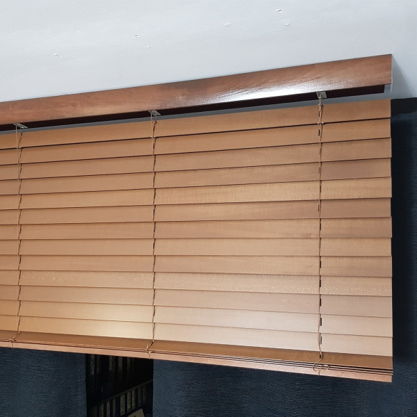 TM01 Żaluzja drewniana 50 mm w rozm. 170x160 cm z kolekcji "Classic" TM01 Żaluzja drewniana 50 mm w rozm. 170x160 cm z kolekcji "Classic"