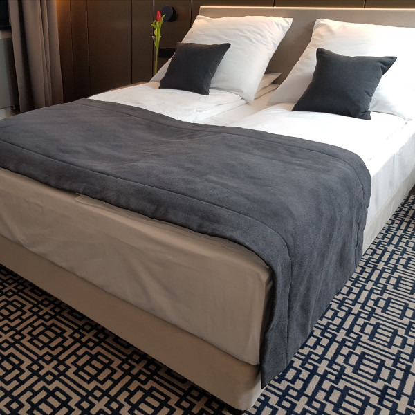 PAS 313 Bieżnik na łóżko w rozm. 250x65 cm za 10 szt. PAS 313 Bieżnik na łóżko w rozm. 250x65 cm za 10 szt.