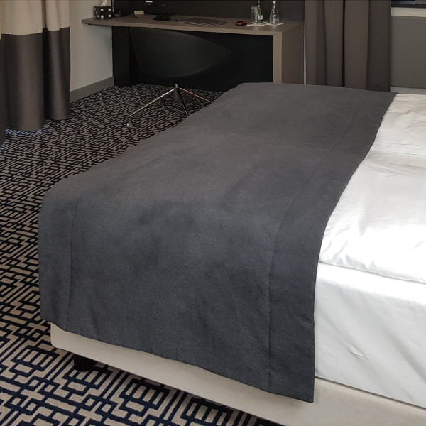 PAS 313 Bieżnik na łóżko w rozm. 250x65 cm za 10 szt. PAS 313 Bieżnik na łóżko w rozm. 250x65 cm za 10 szt.