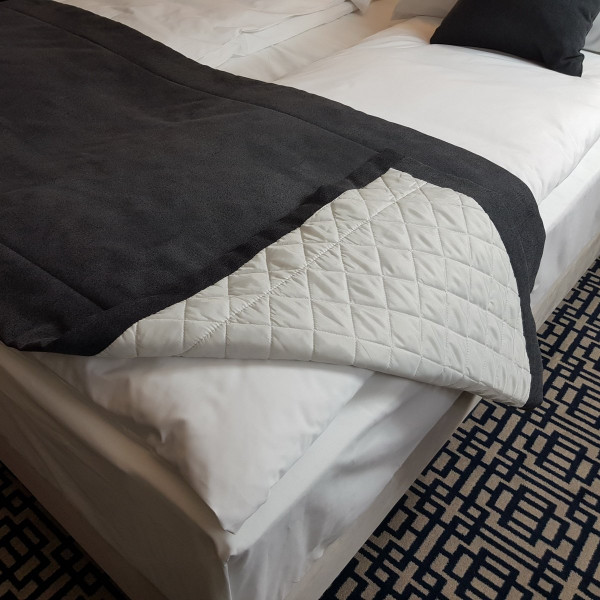 PAS 313 Bieżnik na łóżko w rozm. 250x65 cm za 10 szt. PAS 313 Bieżnik na łóżko w rozm. 250x65 cm za 10 szt.