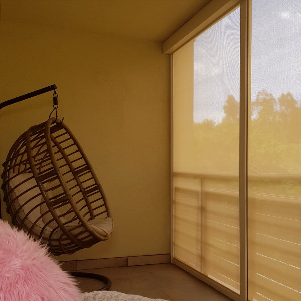 Roleta zewnętrzna Screen SK90 w kolorze kremowym, rozm. 200x260 cm z napędem elektrycznym