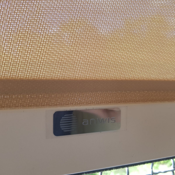 Roleta zewnętrzna Screen SK90 w kolorze kremowym, rozm. 200x260 cm z napędem elektrycznym