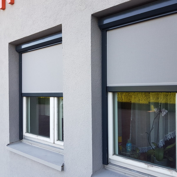 Roleta zewnętrzna screen SK45 w rozm. 120x140 cm napęd elektryczny