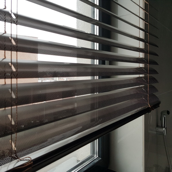 Żaluzja aluminiowa do łazienki, 50mm perforowana w rozm. 165x164 cm