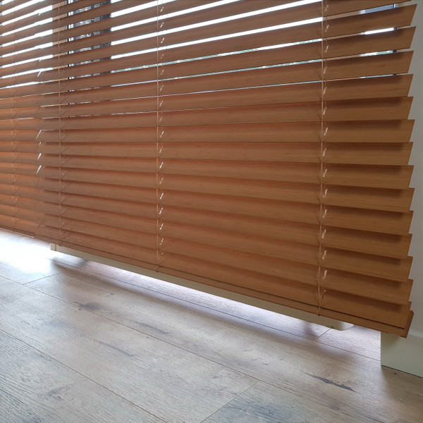 Żaluzja bambusowa 50 mm do pokoju w rozm. 110 x 260 cm