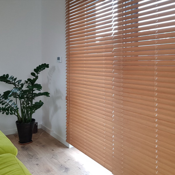 Żaluzja bambusowa 50 mm do pokoju w rozm. 110 x 260 cm