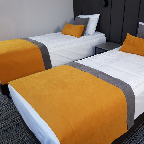 Pasaż na łóżko hotelowe PAS 321 w rozm. 80x140 cm za 10 szt.