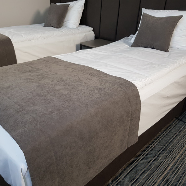 Szal na łóżko hotelowe PAS 322 w rozm. 70x140 cm za 10 szt.