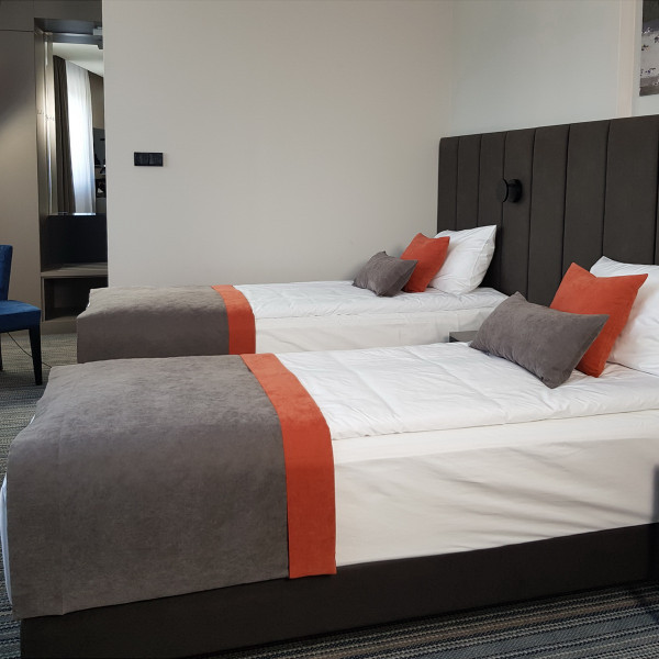 Narzuta na łóżko do sypialni PAS 324 w rozm. 80x170 cm za 10 szt. Narzuta na łóżko do sypialni PAS 324 w rozm. 80x170 cm za 10 szt.