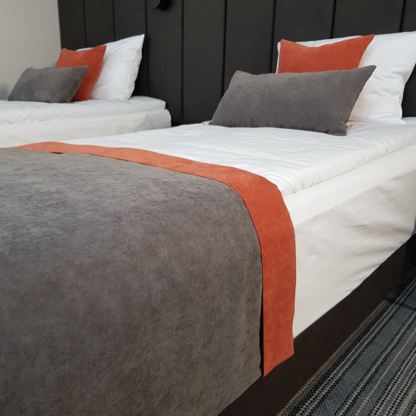 Narzuta na łóżko do sypialni PAS 324 w rozm. 80x170 cm za 10 szt. Narzuta na łóżko do sypialni PAS 324 w rozm. 80x170 cm za 10 szt.