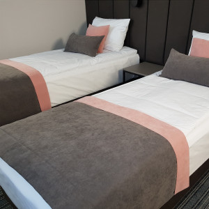 Szal na łóżko do sypialni PAS 325 w rozm. 80x170 cm