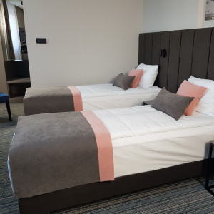 Szal na łóżko do sypialni PAS 325 w rozm. 80x170 cm za 10 szt.