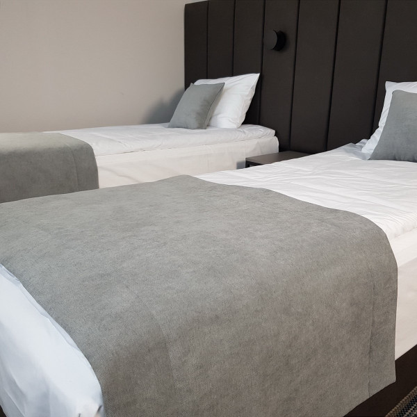 Szal hotelowy na łóżko PAS 328 w rozm. 70x140 cm za 30 szt.