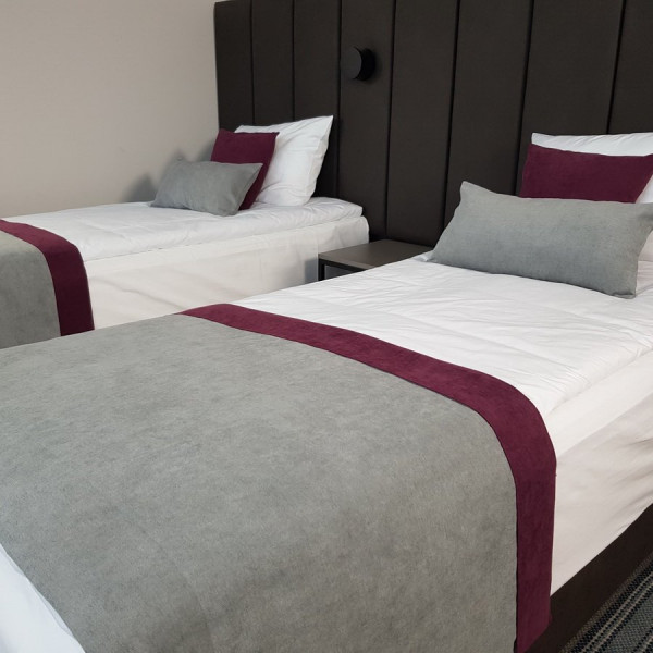 Narzutka szal na łóżko PAS 329 w rozm. 80x140 cm za 30 szt.