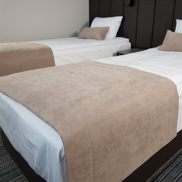 Szal na łóżko narzuta PAS 331 w rozm. 65x170 cm za 10 szt.