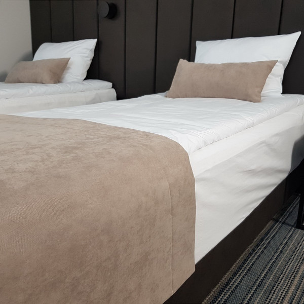 Szal na łóżko narzuta PAS 331 w rozm. 65x170 cm za 10 szt.