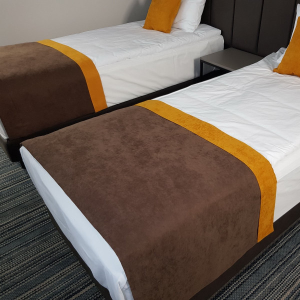 Szal hotelowy na łóżko PAS 338 w rozm. 80x140 cm za 30 szt. Szal hotelowy na łóżko PAS 338 w rozm. 80x140 cm za 30 szt.