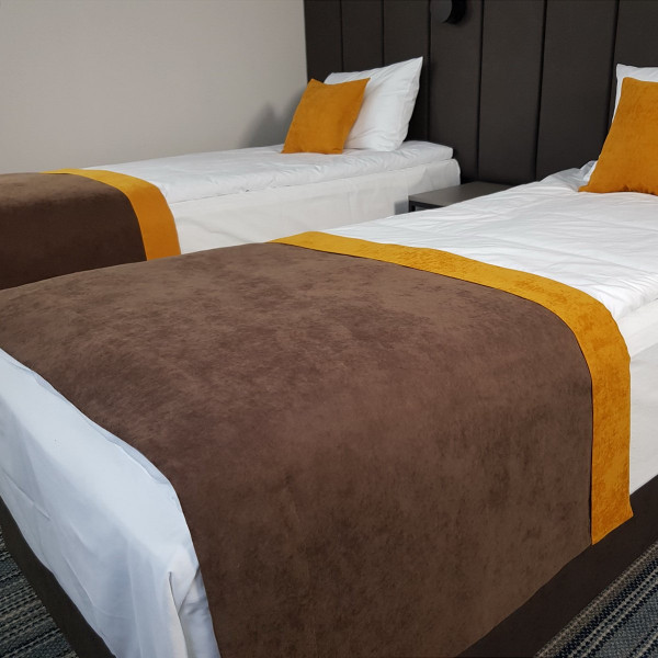 Szal hotelowy na łóżko PAS 338 w rozm. 80x140 cm za 30 szt. Szal hotelowy na łóżko PAS 338 w rozm. 80x140 cm za 30 szt.