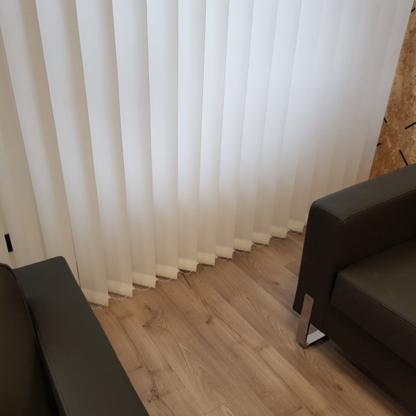 Żaluzja pionowa vertical biała w rozm. 200x270 cm Żaluzja pionowa vertical biała w rozm. 200x270 cm