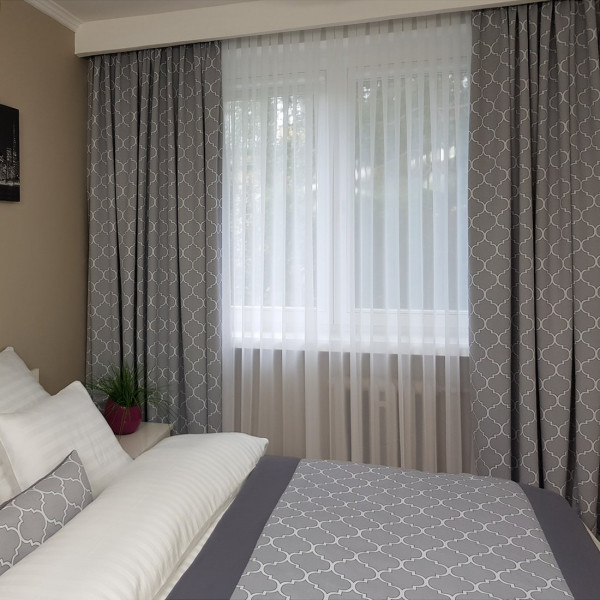 1.Pokój wzorcowy w hotelu SKY001.Zasłony firany hotelowe i pasaż na łózko 1.Pokój wzorcowy w hotelu SKY001.Zasłony firany hotelowe i pasaż na łózko