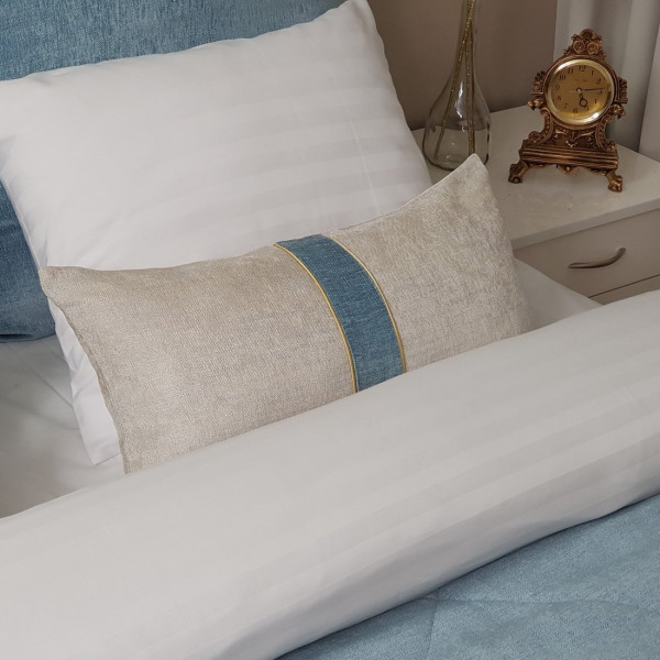 2. Pokój wzorcowy w hotelu SKY002.Zasłony firany hotelowe i pasaż na łózko