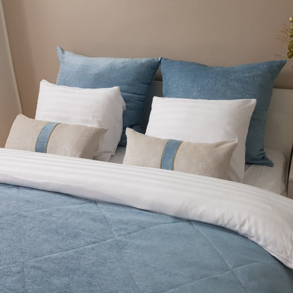 2. Pokój wzorcowy w hotelu SKY002.Zasłony firany hotelowe i pasaż na łózko