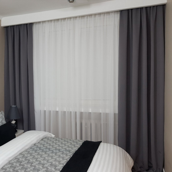 4.Pokój wzorcowy w hotelu SKY004.Firany zasłony do hotelu i pasaż poszewki na łóżko