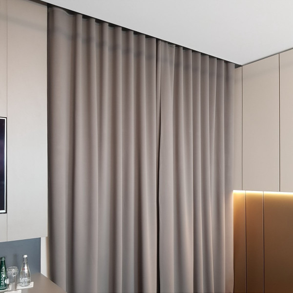 7.Pokój wzorcowy w hotelu SKY007.Zasłony firany do hotelu i narzuta poszewki na łóżko