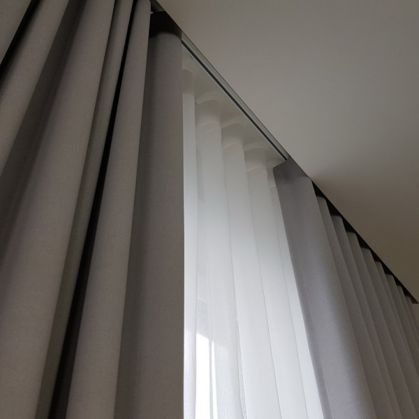 8.Pokój wzorcowy w hotelu SKY008.Zasłony firany hotelowe i narzutka poszewki na łóżko 8.Pokój wzorcowy w hotelu SKY008.Zasłony firany hotelowe i narzutka poszewki na łóżko