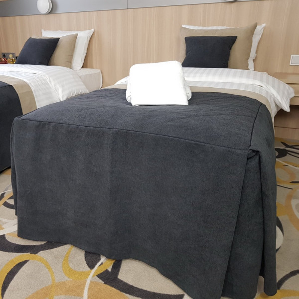 8.Pokój wzorcowy w hotelu SKY008.Zasłony firany hotelowe i narzutka poszewki na łóżko 8.Pokój wzorcowy w hotelu SKY008.Zasłony firany hotelowe i narzutka poszewki na łóżko