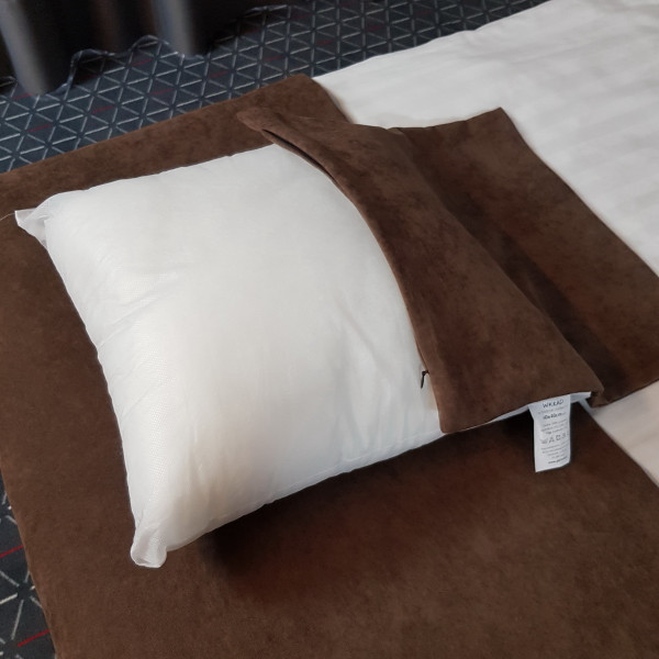 Wkład do poduszki ozdobnej rozm. 40x40 cm za 10 szt.