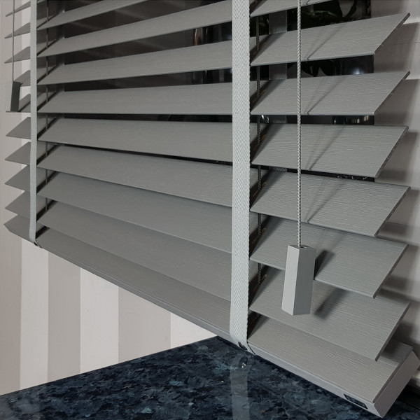 Żaluzje drewniane 50 mm szare rozm. 80x130 cm Natural